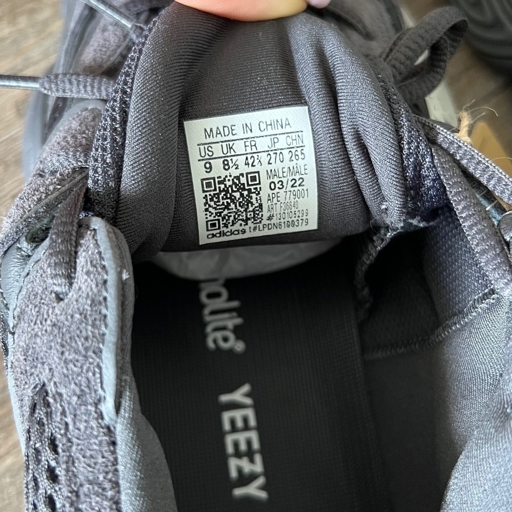 New! YEEZY 500 black sneakers, Authentic - Picture 9 of 9